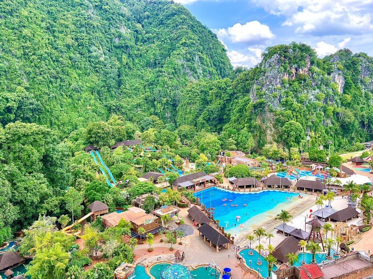 Hotspring 2 Room 1512 Suite Sunway Onsen With Theme Park View 4 Pax Tambun Esterno foto